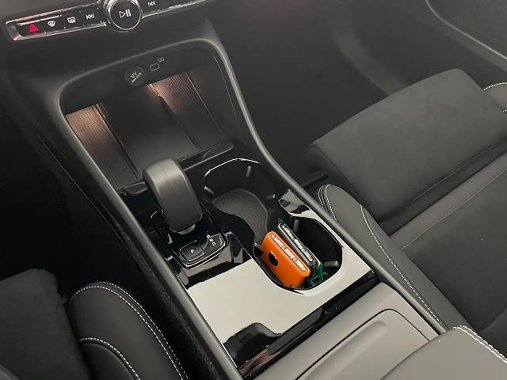 Volvo EX40