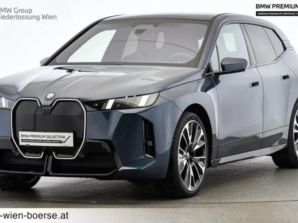 BMW iX