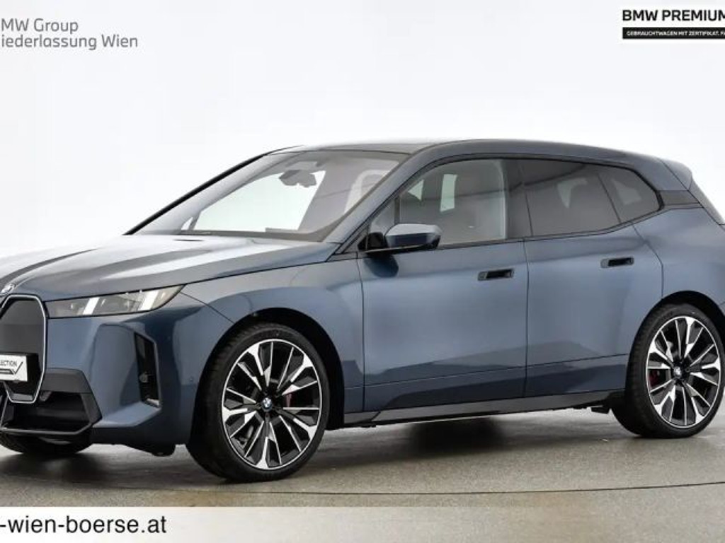 BMW iX