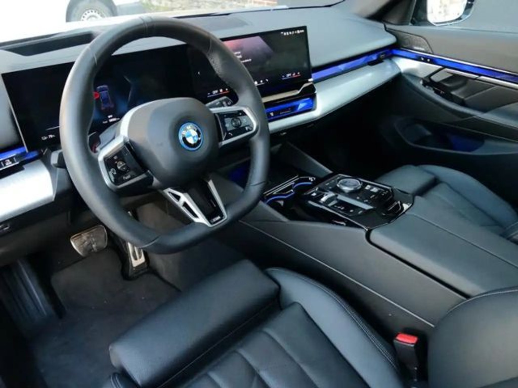 BMW i5