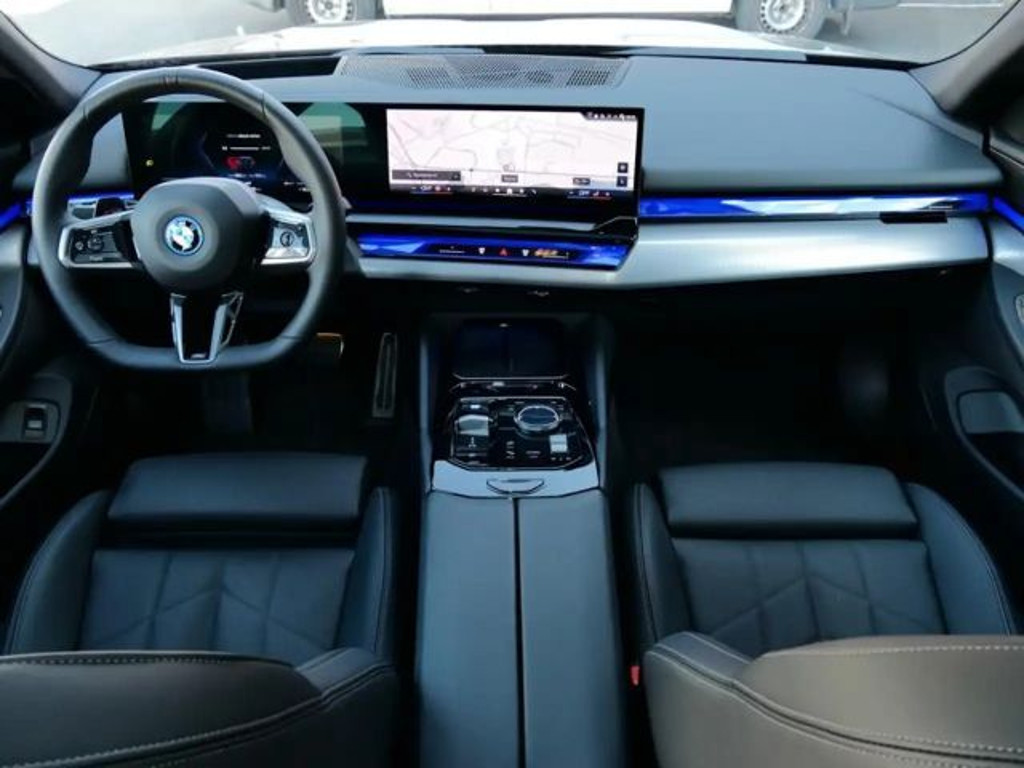 BMW i5
