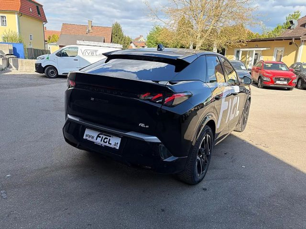 Peugeot E-3008
