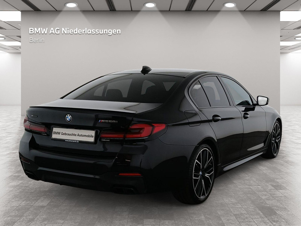 BMW M550