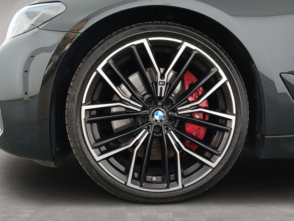 BMW M550