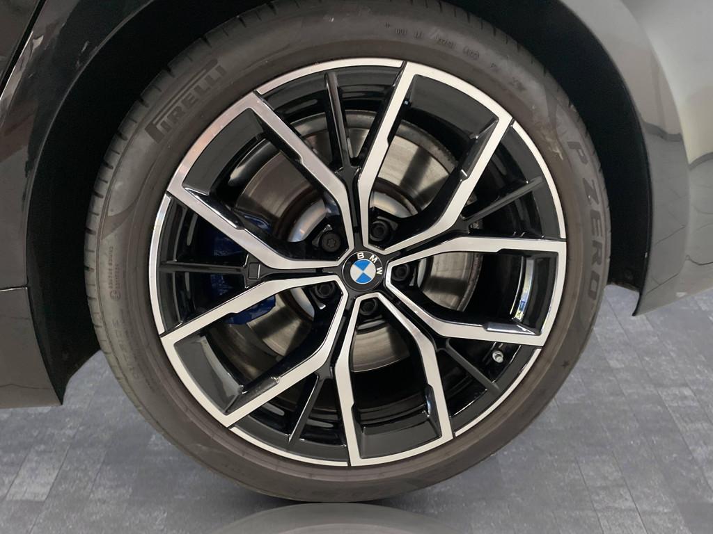 BMW M550