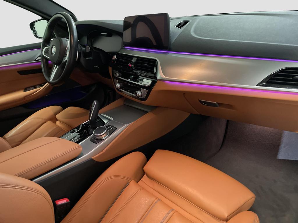 BMW M550