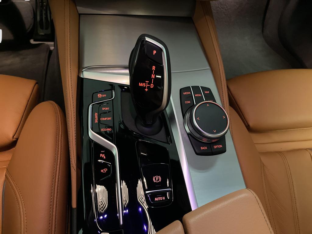 BMW M550