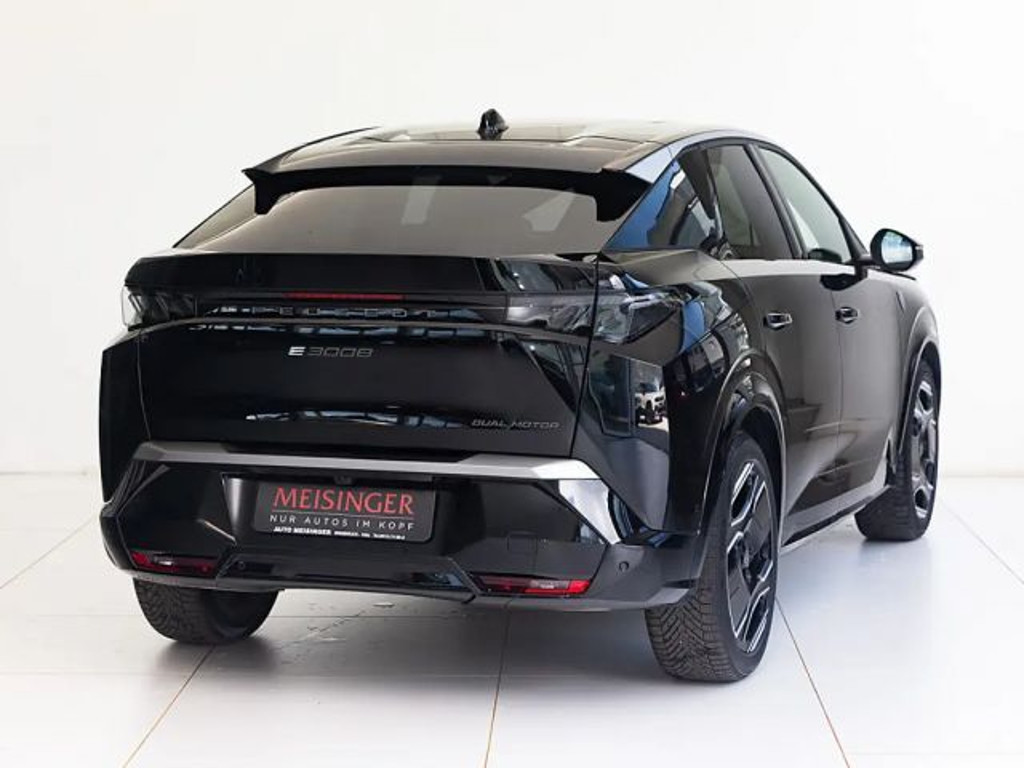 Peugeot E-3008