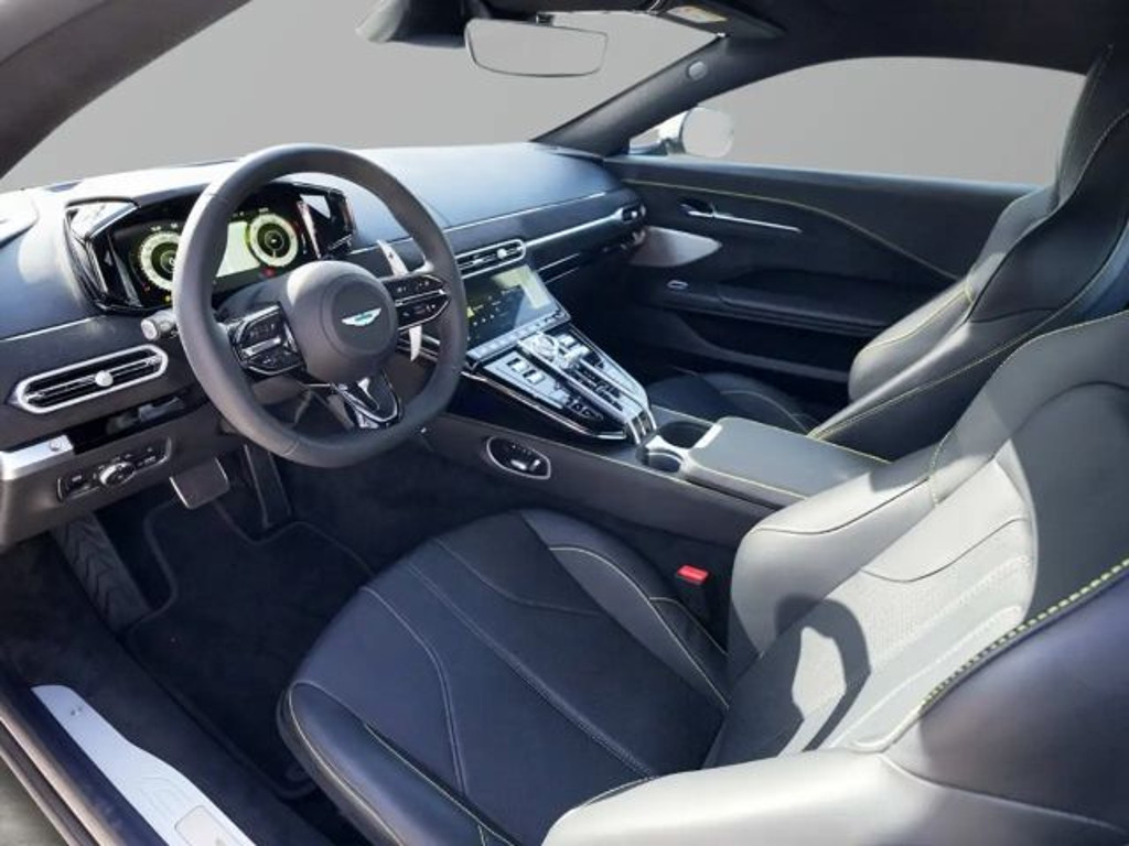 Aston Martin Vantage