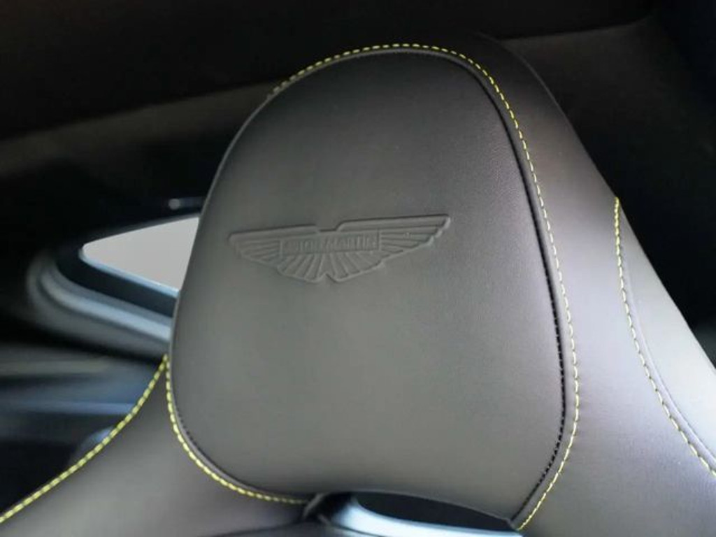 Aston Martin Vantage