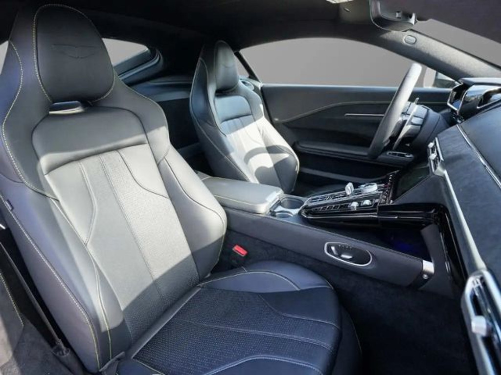 Aston Martin Vantage