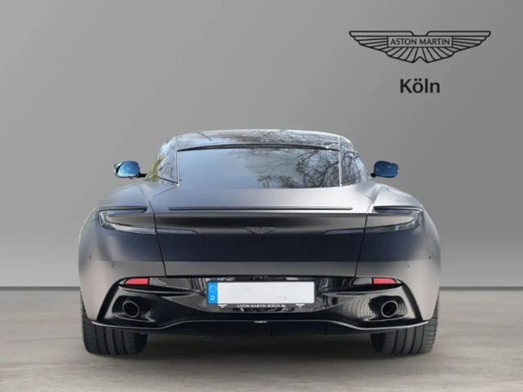 Aston Martin DB12