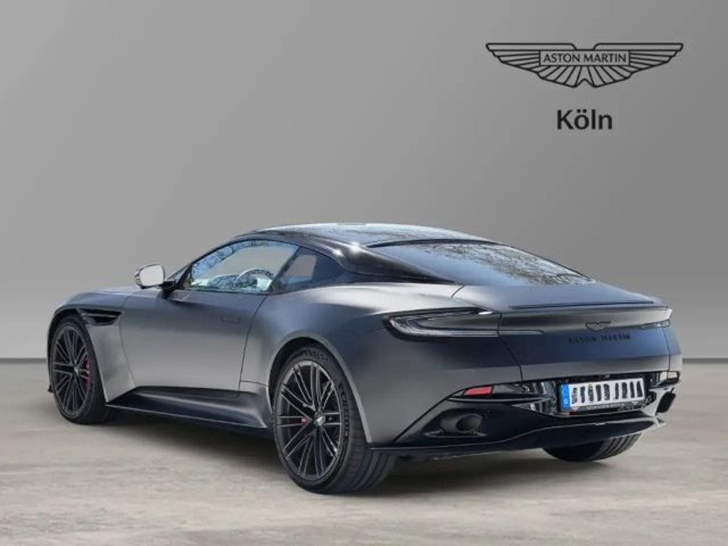 Aston Martin DB12