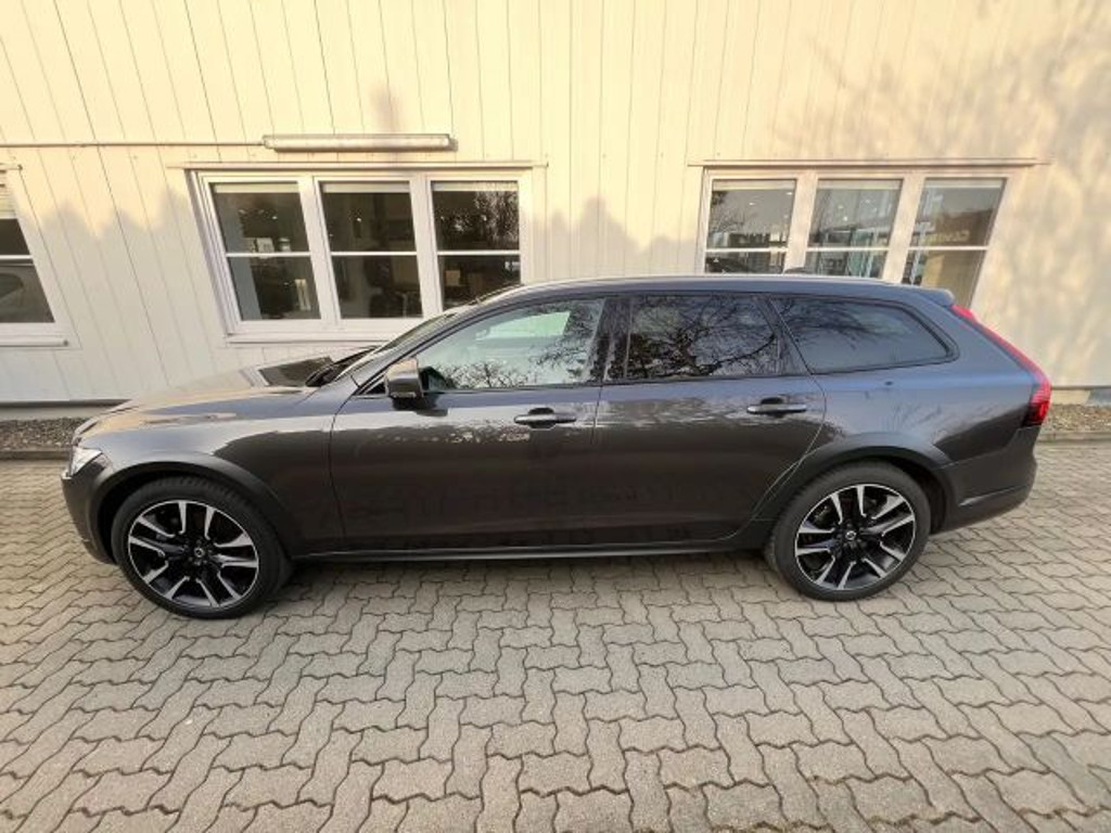 Volvo V90 Cross Country