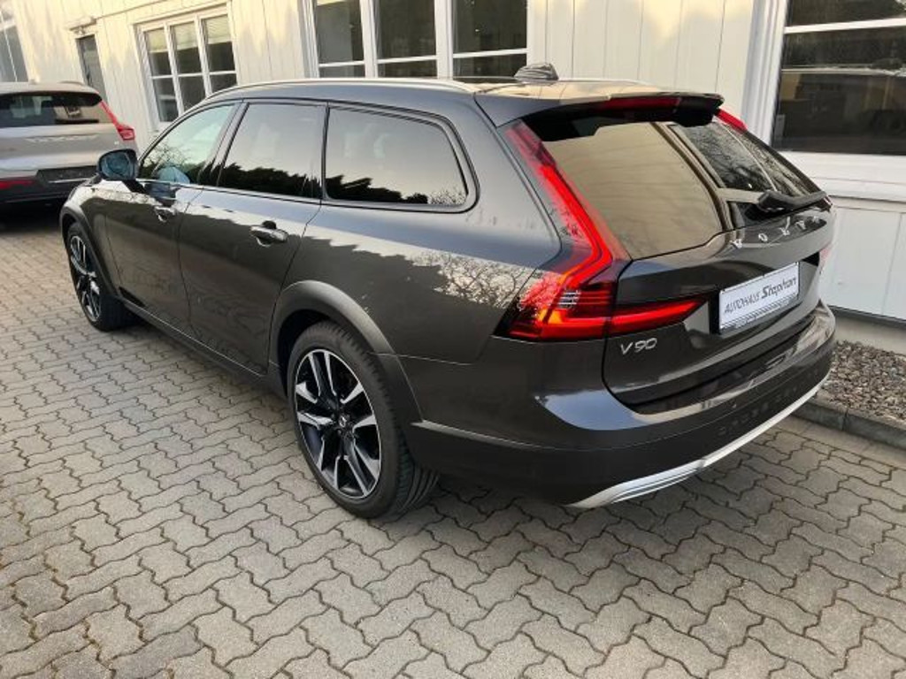 Volvo V90 Cross Country