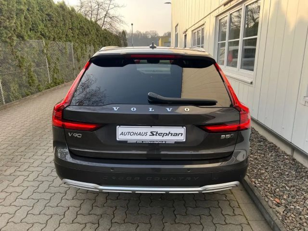 Volvo V90 Cross Country