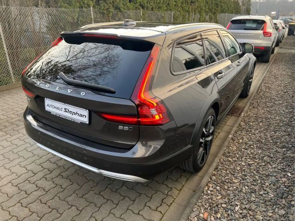 Volvo V90 Cross Country