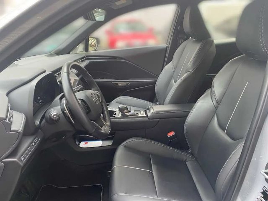 Lexus LBX