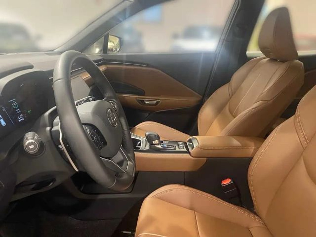 Lexus LBX