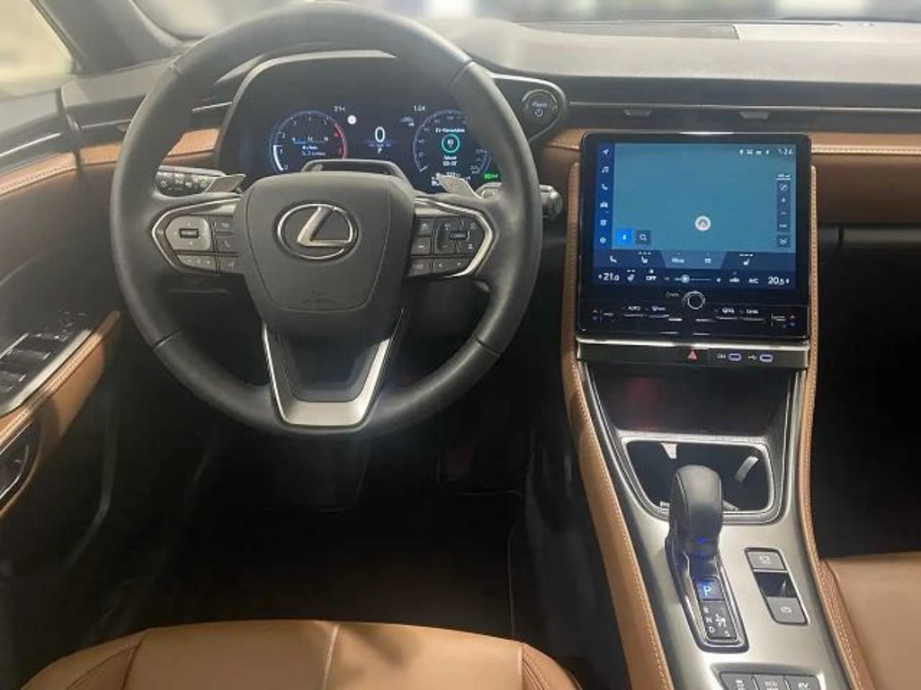 Lexus LBX