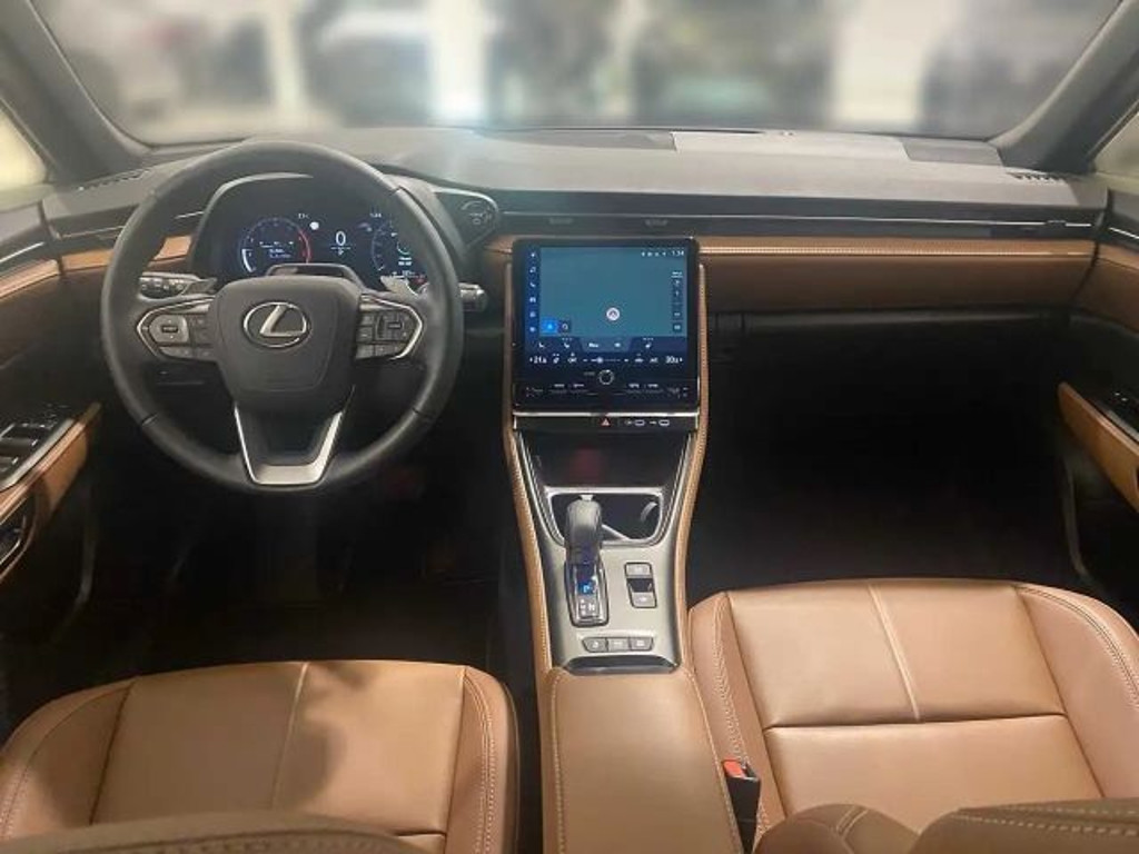 Lexus LBX