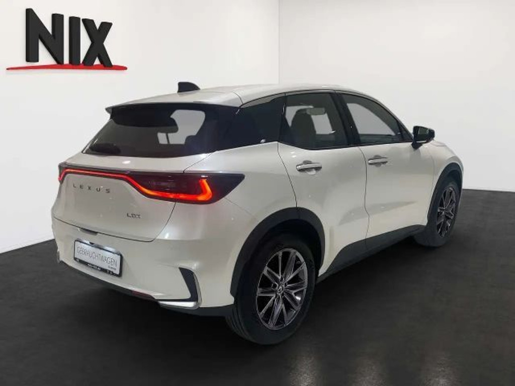 Lexus LBX