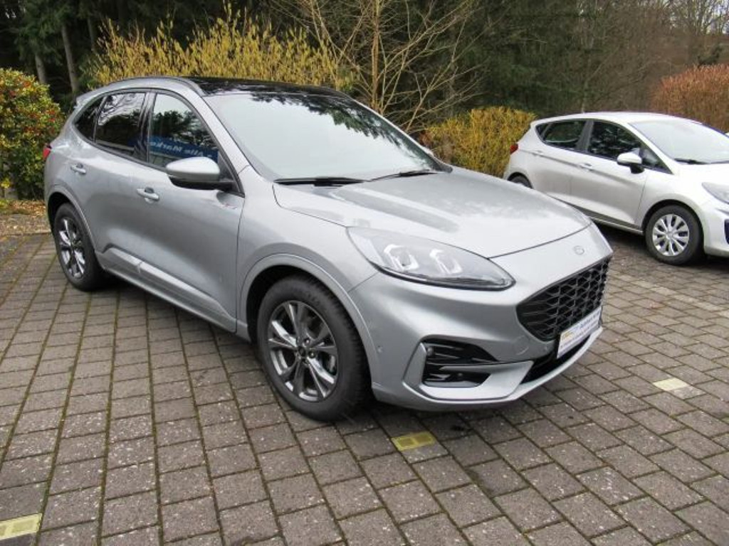 Ford Kuga 2023 Benzine