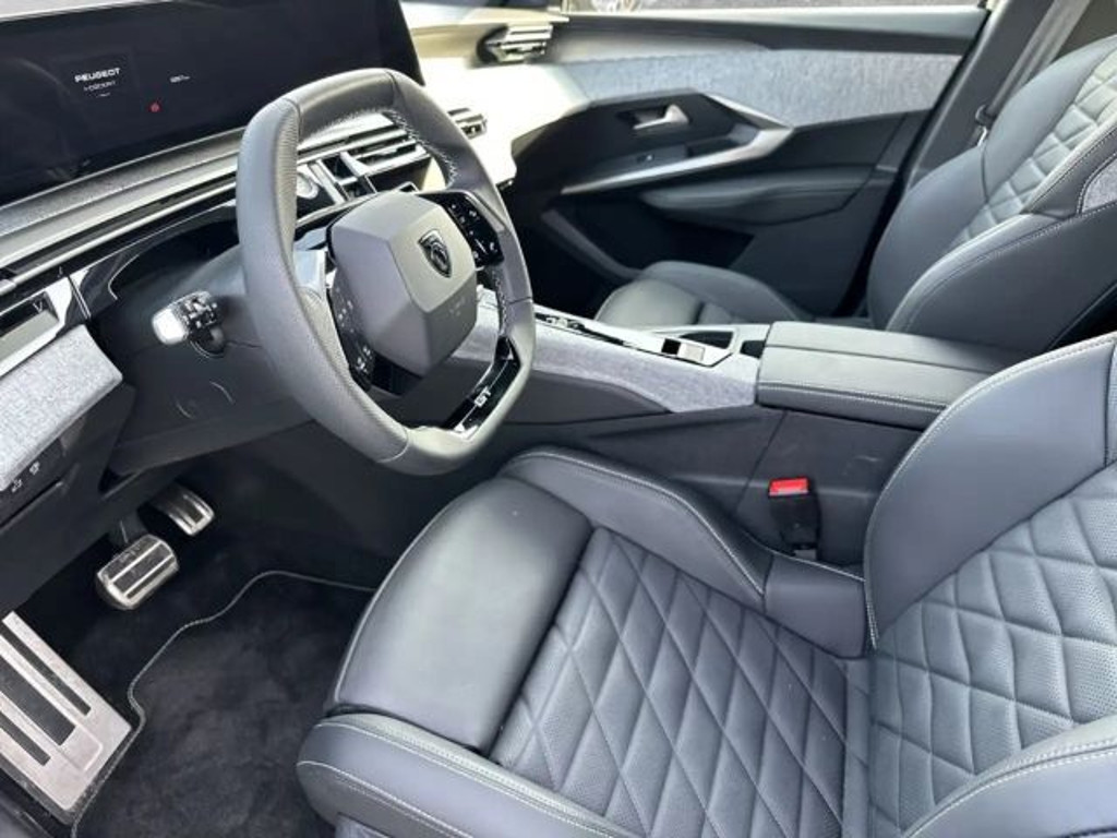 Peugeot E-3008