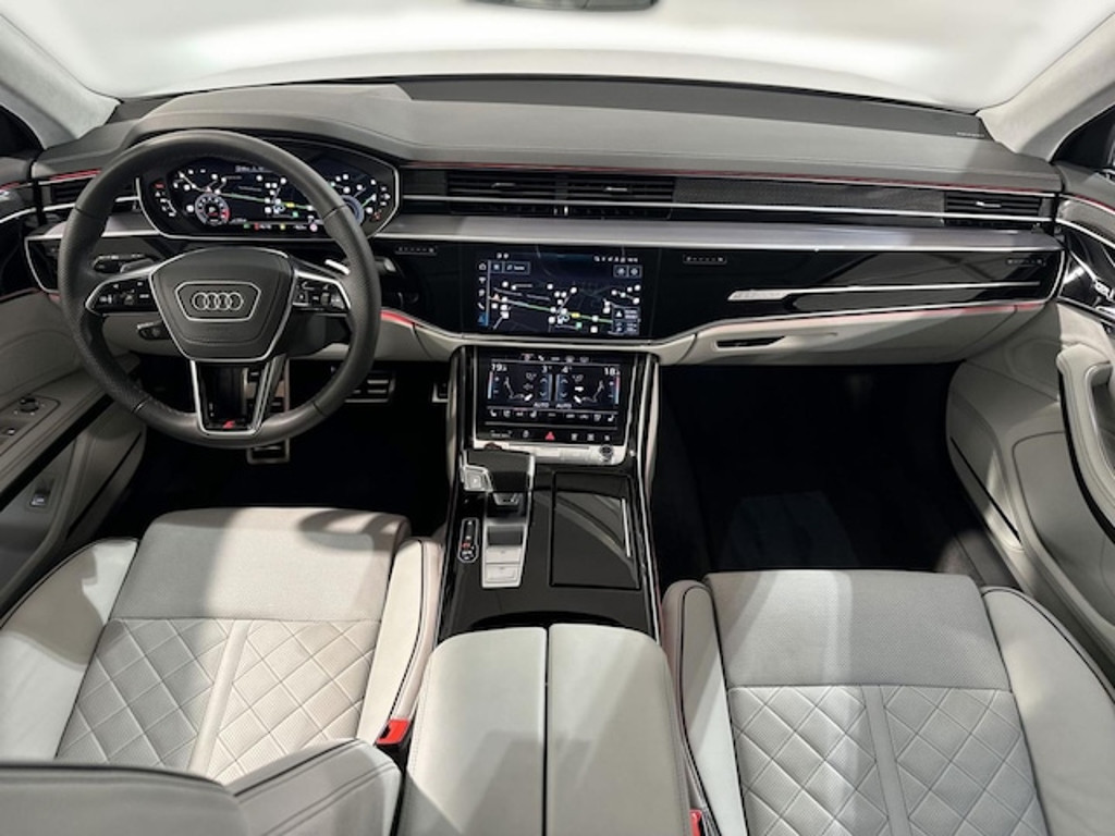 Audi S8