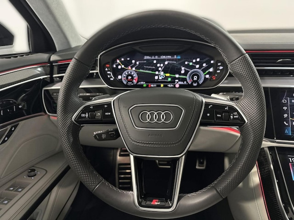Audi S8