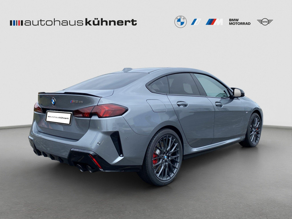 BMW M235