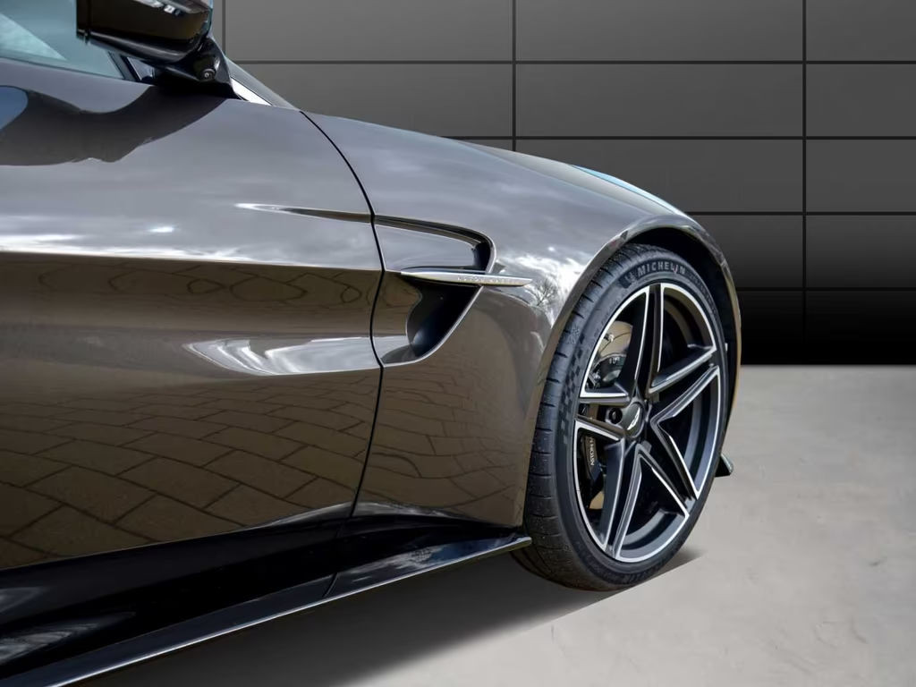 Aston Martin V8 Vantage