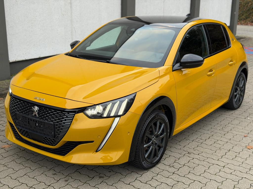 Peugeot e-208