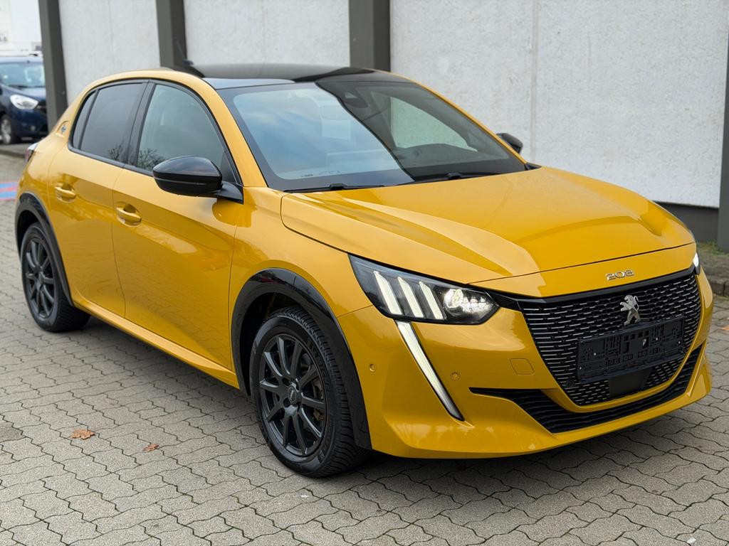 Peugeot e-208