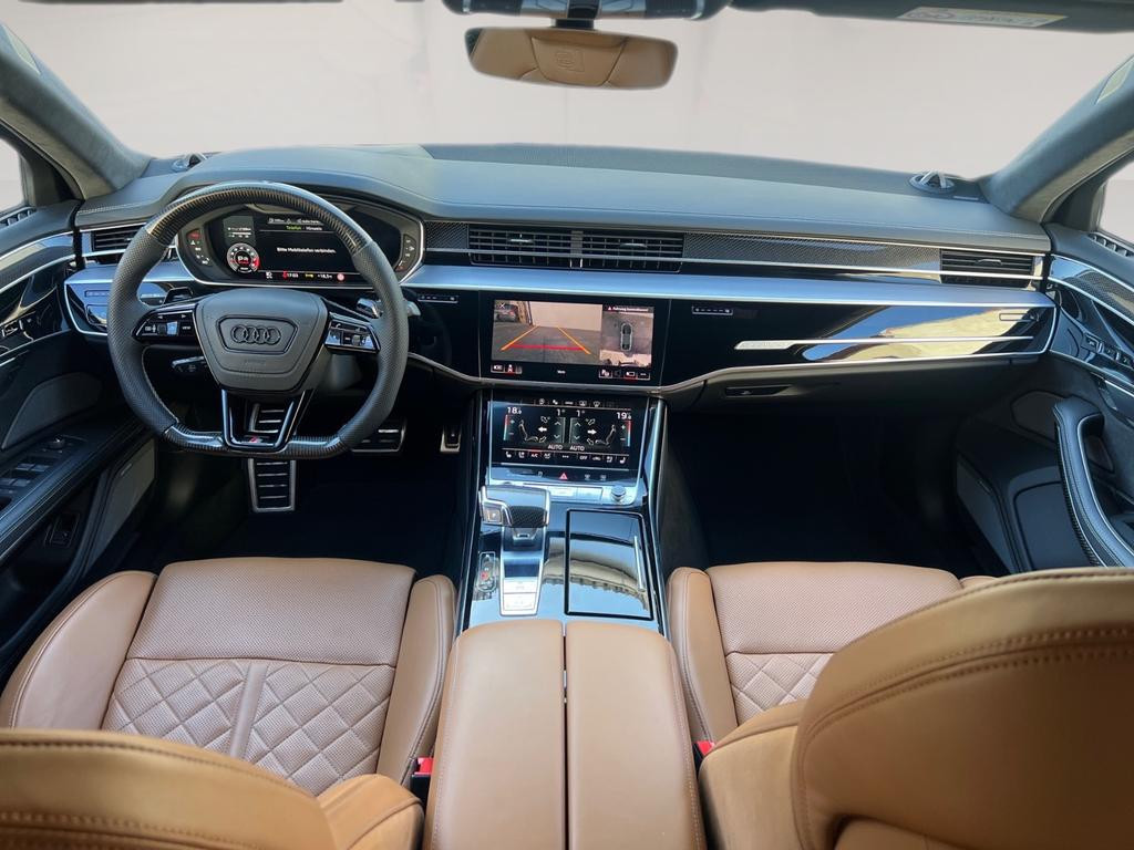Audi S8
