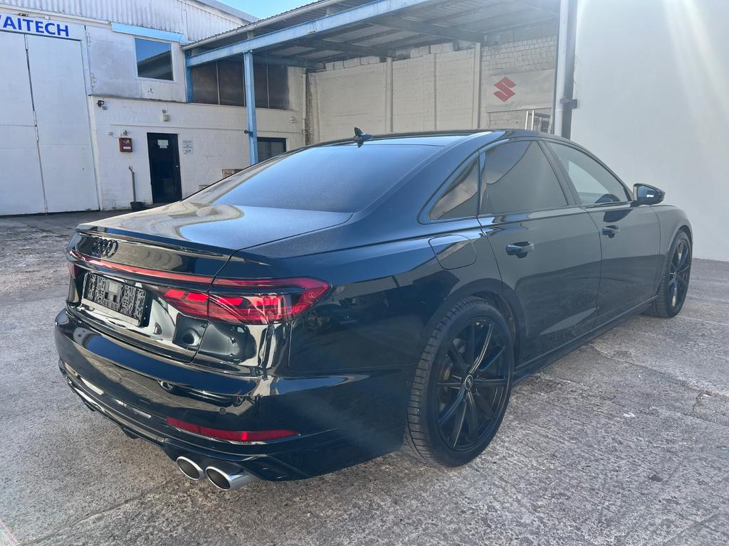 Audi S8