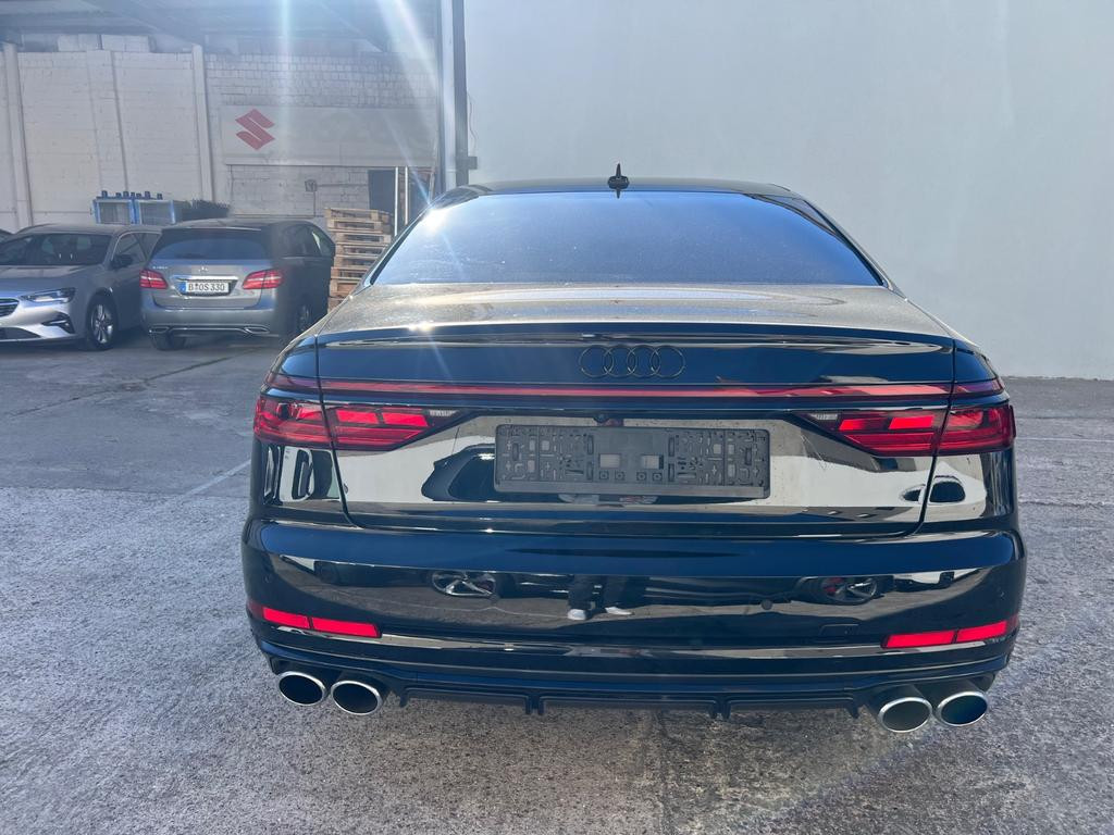 Audi S8