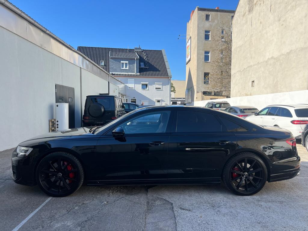 Audi S8