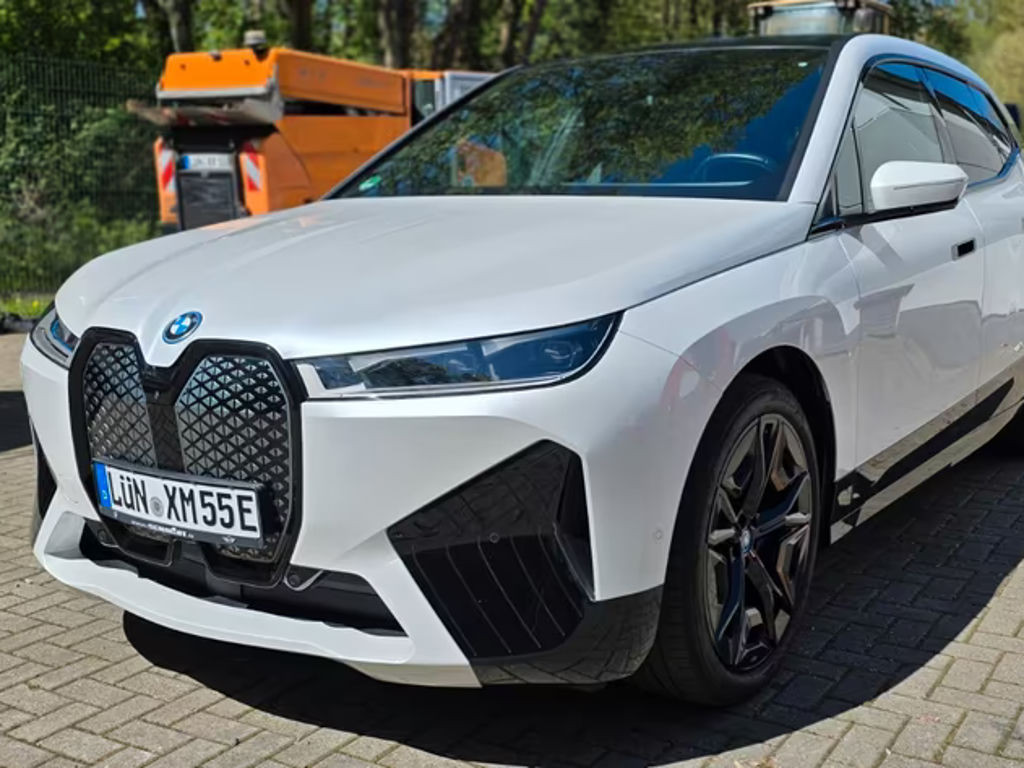 BMW iX