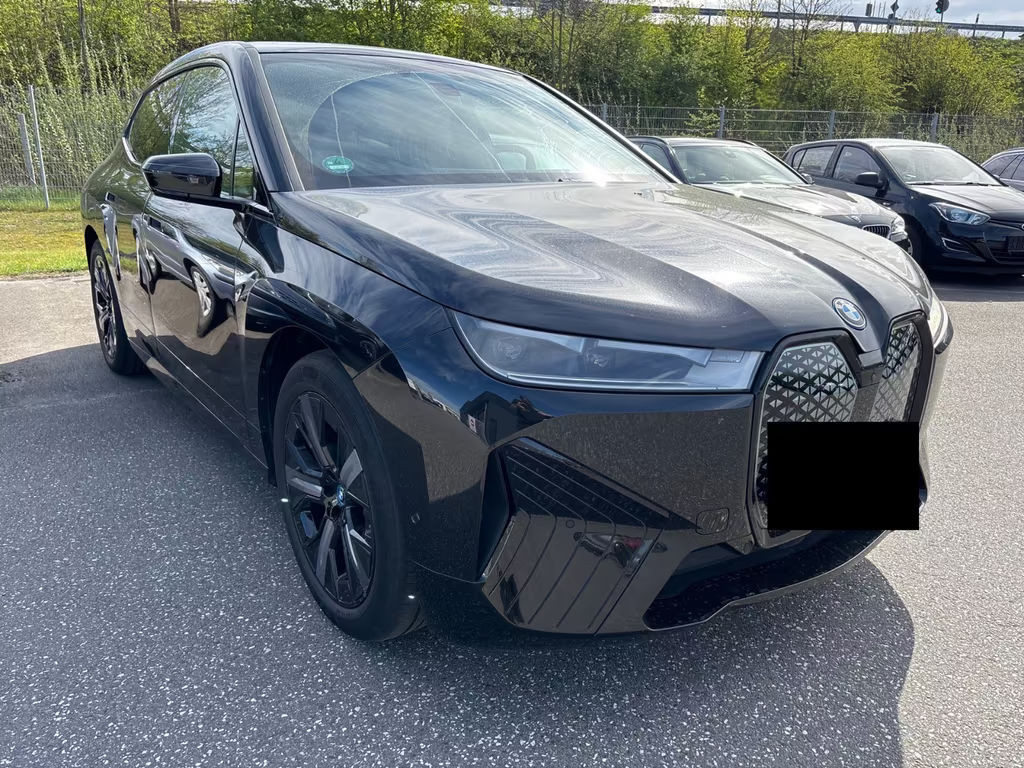 BMW iX
