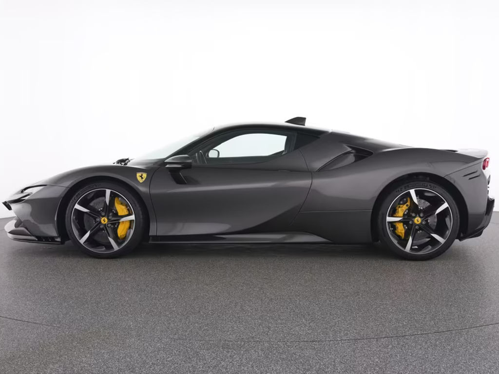 Ferrari SF90