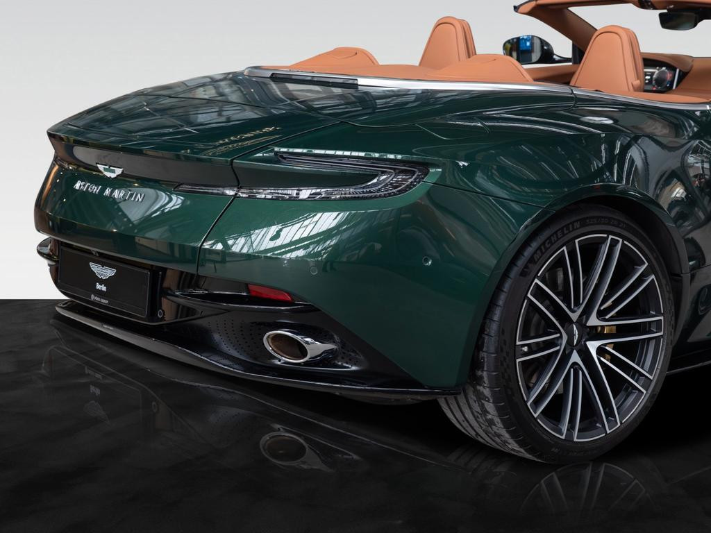 Aston Martin DB12
