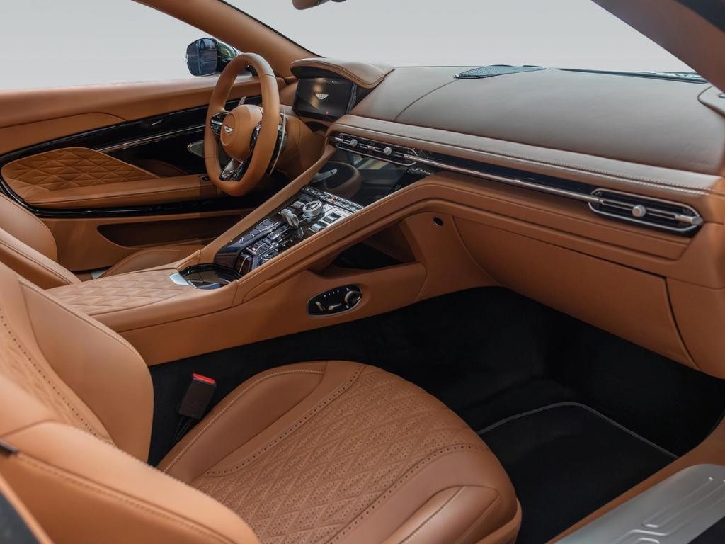 Aston Martin DB12