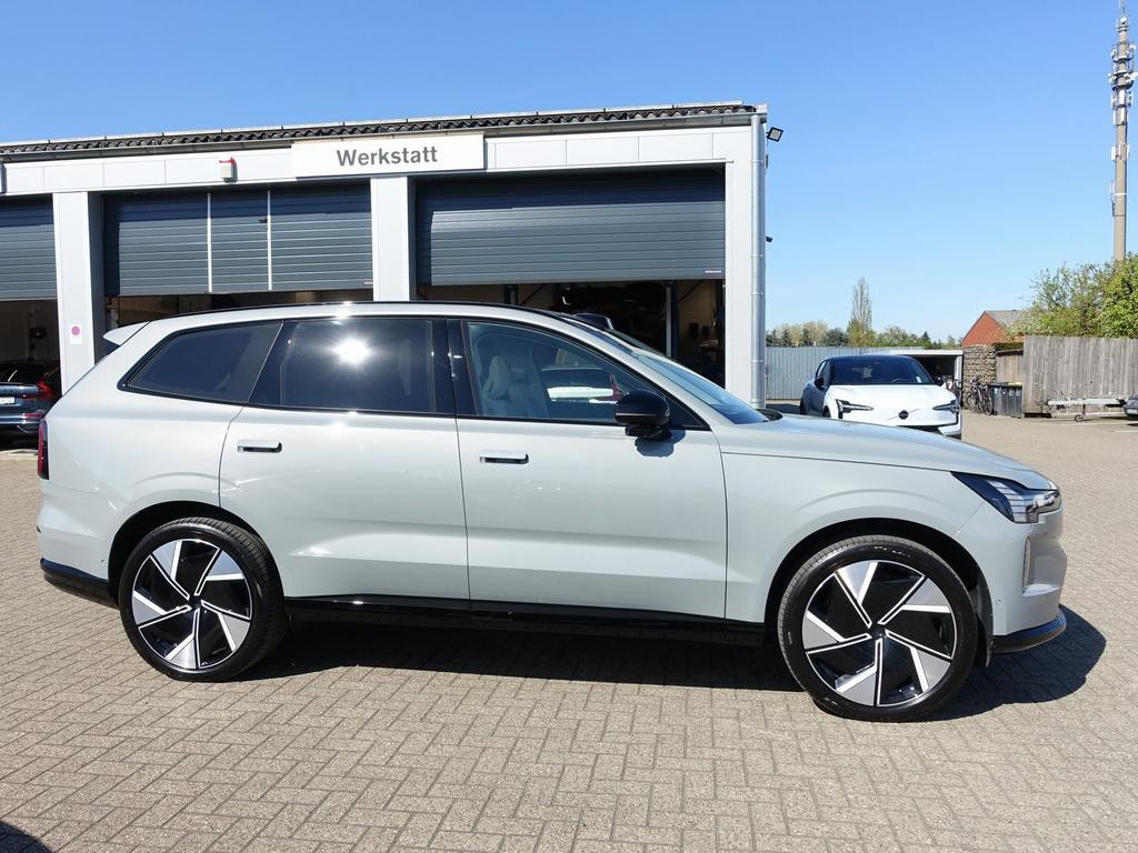 Volvo EX90