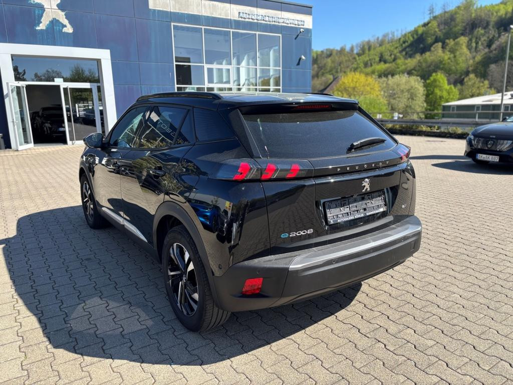 Peugeot e-2008