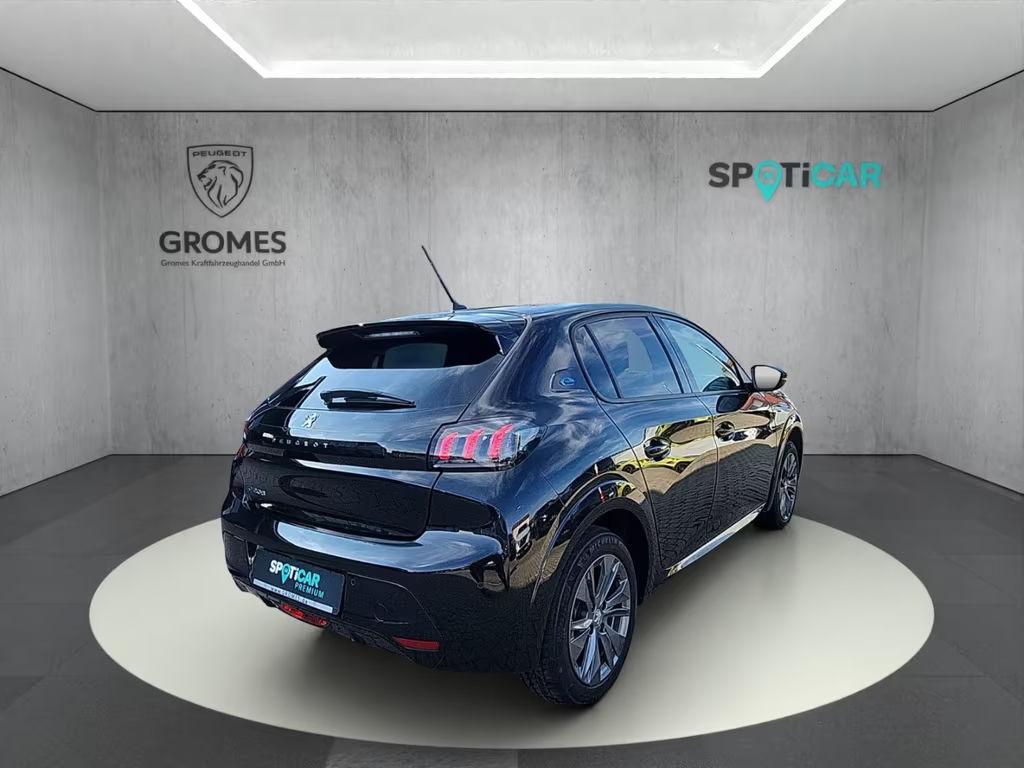 Peugeot e-208