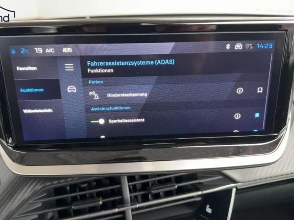 Peugeot e-208