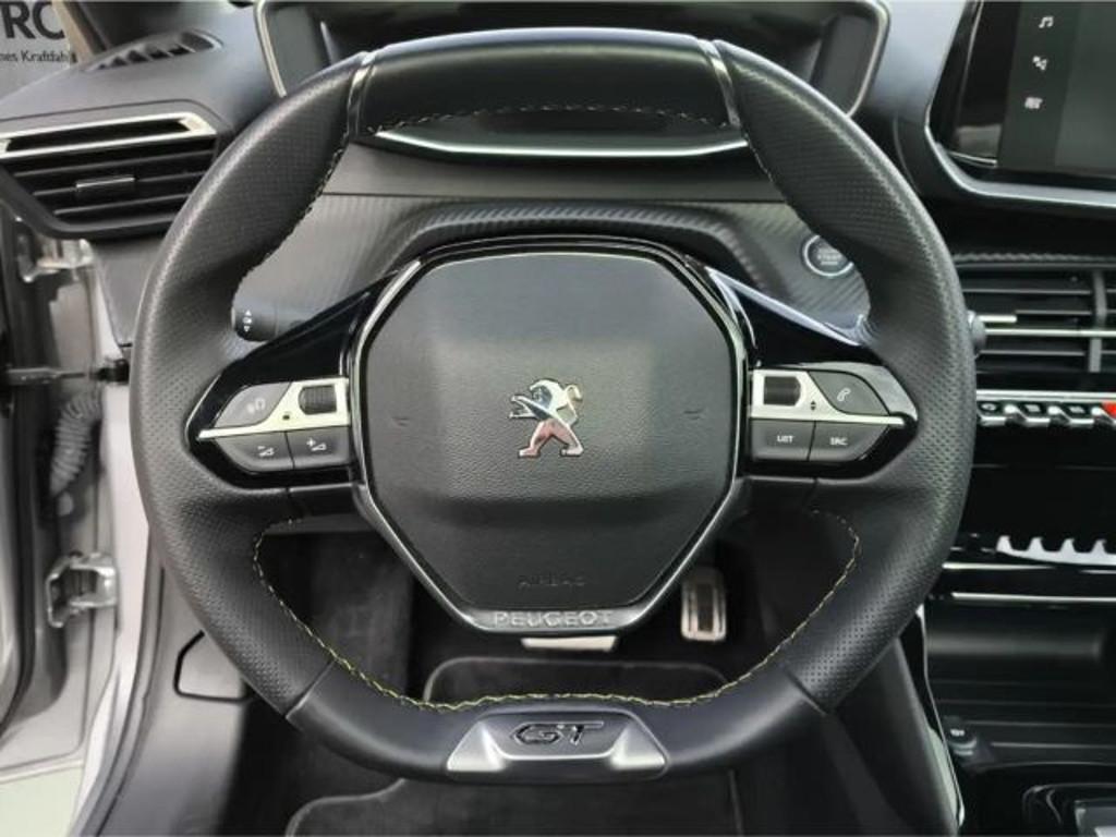 Peugeot e-208