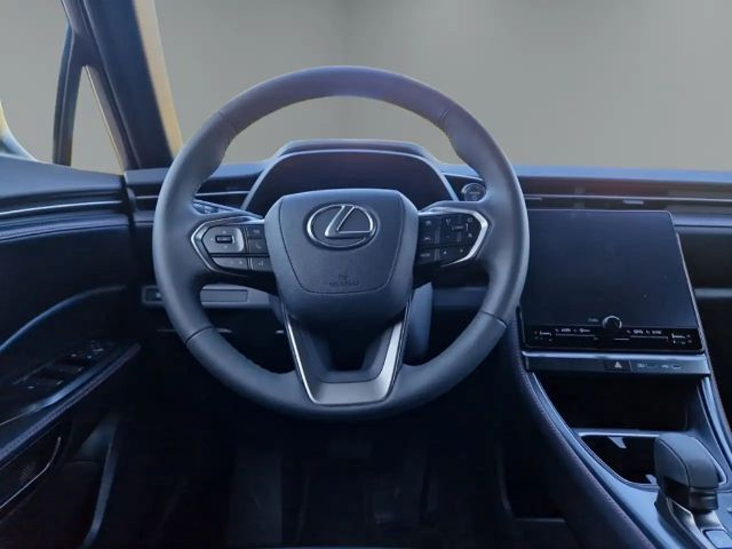 Lexus LBX