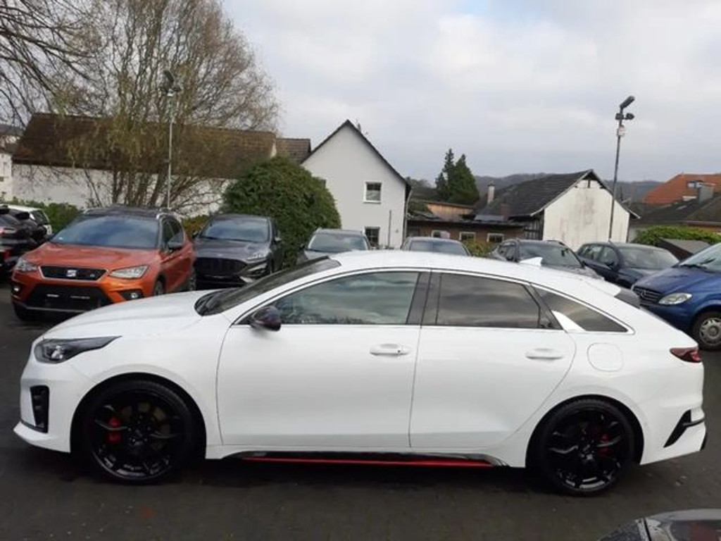 Kia ProCeed